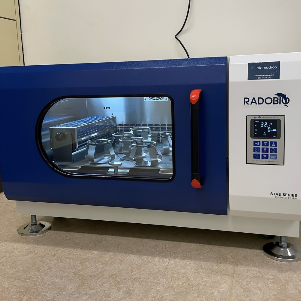 Two Radobio shaker incubators to the Université Libre de Bruxelles.